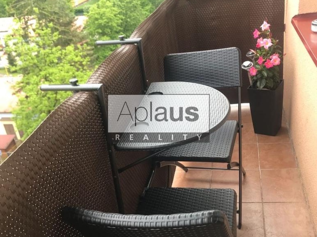 Prodej bytu 2+1 s balkonem