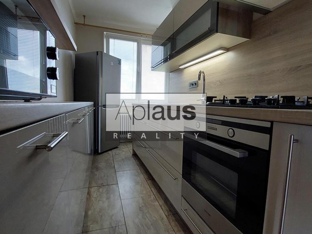 Slunný byt 2+1 s balkonem, Plzeňská ul., České Budějovice